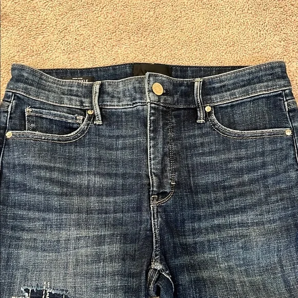 White House Black Market distressed slim ankle jeans - Picture 5 of 8